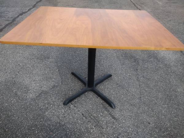 **{{*BISTRO TABLE*}}** 1