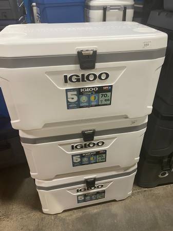 Igloo ice chest (one) 1