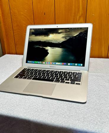 Apple MacBook Air 13” i5/8GB/256GB SSD $180 - computers - by owner