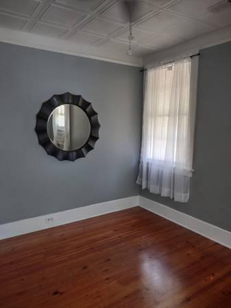 **Move in Special! 1,100.00 per month 1/2 off 1st mo. Deposit 800.00 1