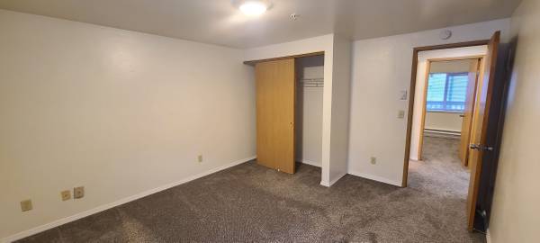 $1,800 / 2br - 923ft2 - 2x2 - Available NOW! - 2-203  Price drop! (Birchwood Neighborhood)63935321248643122