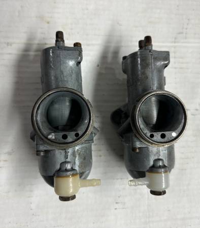 Norton Commando 850 32MM Carburetors Amal 932 L & R 1