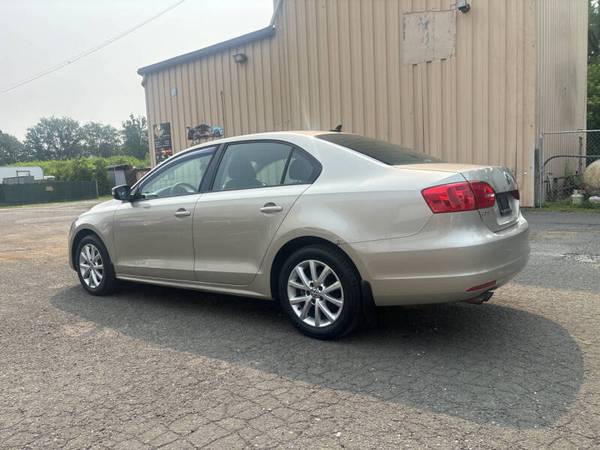 (NO DLR FEE) 2012 Volkswagen Jetta 5 SPEED ( RUNS NEW!!!) - $3,750 (CARMEL /DANBURYNY CALL 203 231 1817)63436937619457122