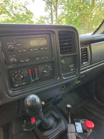 2004 Chevrolet 3500 - Photo 7