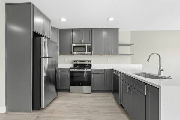 Breakfast Bar, Private Balcony, Air Conditioning 1