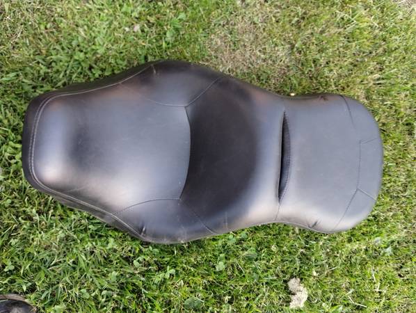 Harley Davidson 08-13 touring seat 1