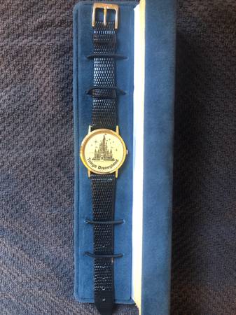 Disneyland 1983 Tokyo Grand Opening Seiko Cinderella Castle Watch 1