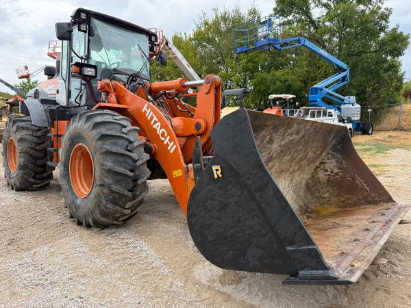 Loader wheel loader HITACHI ZW180-6//2022/4000 h/ forks 1
