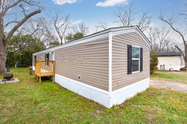 $60,000 / 3br - Cozy Manufactured Home Available for Sale (Clyde)