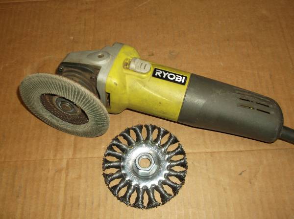 RYOBI Angle Grinder 1