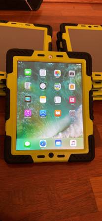 Apple iPad Tablet 4th gen w/ 9.7" Retina display, nice protective case 1