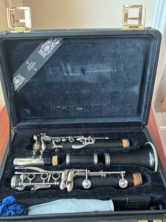 Buffet Professional "R13" Bb Clarinet - Silver Keys 1
