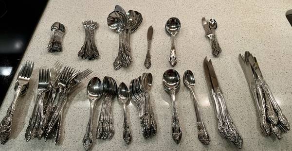 Oneida community stainless silverware set 1