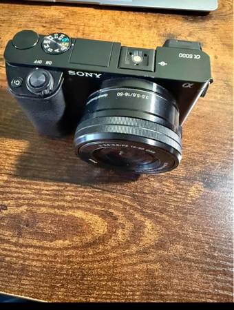 Sony Alpha6000 Mirrorless Camera Advanced 24.2MP back Illuminated 35 millimeter  1