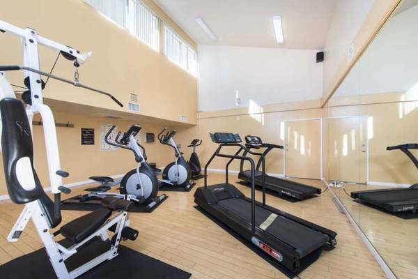 Laundry Facility, Located in Tarzana, 2/bd 2/ba 1