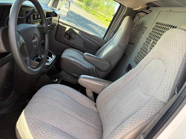 2009 GMC SAVANA Pro 3500 - Photo 15