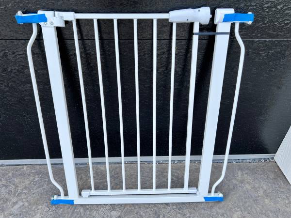DOG/CHILD GATE 1