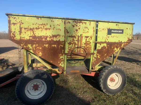 Parker 2500 Gravity Wagon 1