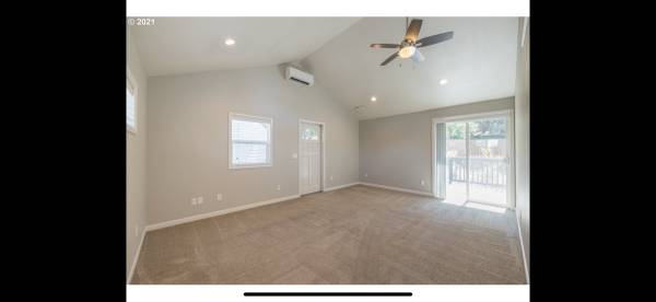 $1,350 / 1br - 500ft2 - Large private room w/extra space (Portland & Milwakie)63820825045763121