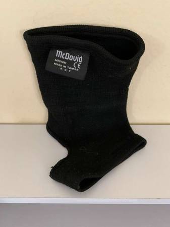 McDavid Ankle Support Elastic in Medium 1