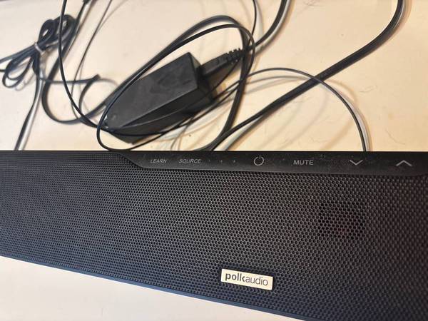 Polk Audio 3000 soundbar 1