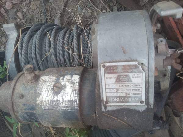 Warn winch old style 8000 lb. With bumper 1