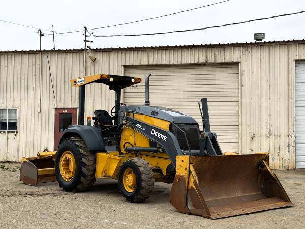 2015 Deere 210L EP 4x4 Skip Loader 1