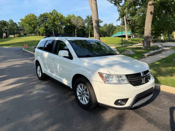 2017 Dodge Journey SXT V6 AWD - $9.450 (Williams Bay, WI)63470431639681121