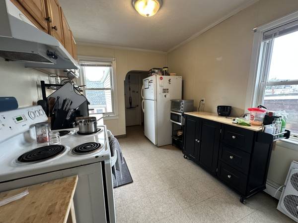 $2,000 / 1br - Somerville 1.5 Bed/1 Bath | Cozy w/ Laundry in Building64213546765313121