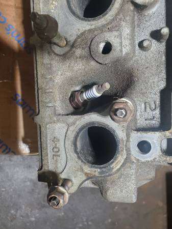 Ford Explorer cylinder heads 1