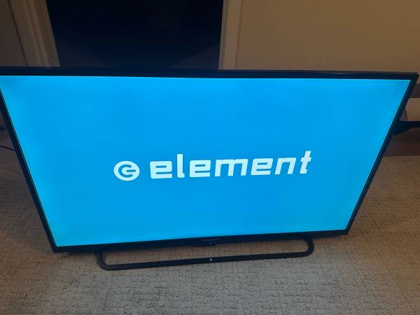Element 43” tv 1