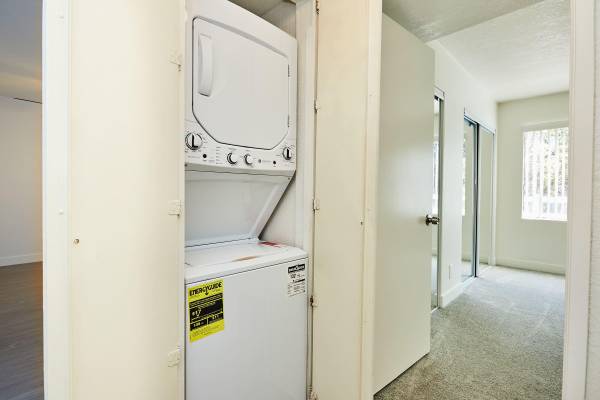 $2,519 / 2br - 945ft2 - Move in Ready, Private Patio, Garage Included,$500 off Move in Special (Santa Clarita)63701015686913122