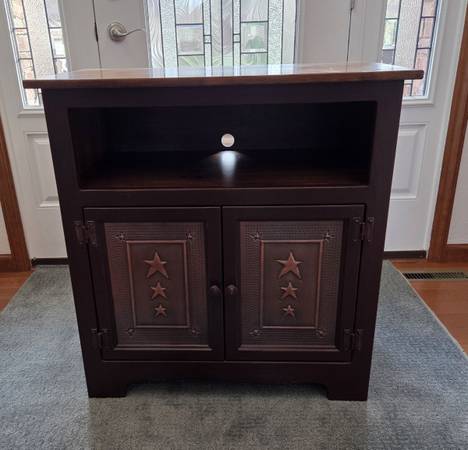 TV stand/hutch 1
