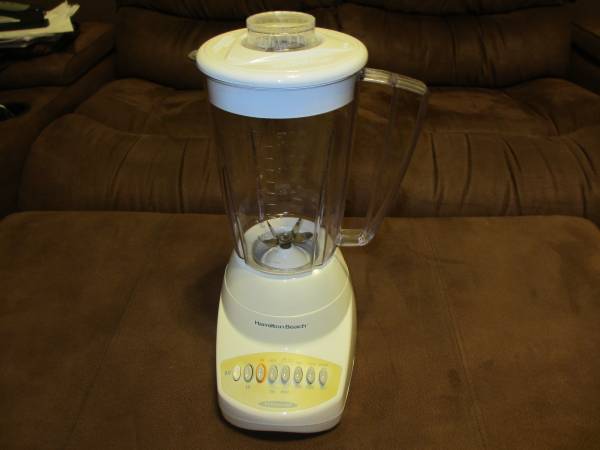 Like New 48 Ounce Hamilton Beach Blender - 10 Speeds - W/ Manual 1