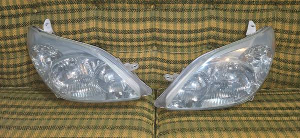 2003-2007 OEM Toyota Matrix XRS headlights (pair) 1