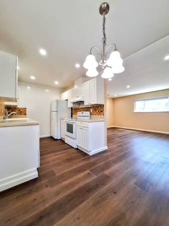 $2,695 / 2br - 863ft2 - Remodeled Second Floor 2bd Unit - Pet Friendly @ 890 Burbank Dr #6 (santa clara)63940543856003120