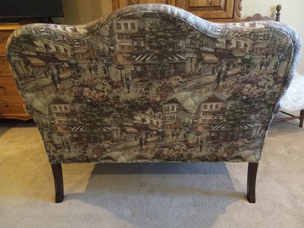 Couch Sofa Settee - $150 (USA)63470292310275121