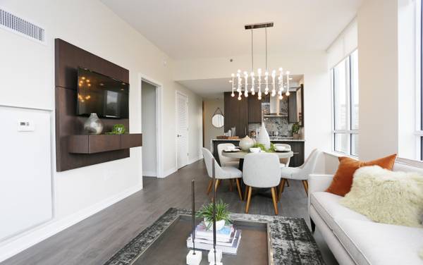 $3,436 / 2br - River North 2 Dormitorios/2 Baños, Balcón Piscina, Hidromasaje, Sauna, Gimnasio (River North)63960010782338122