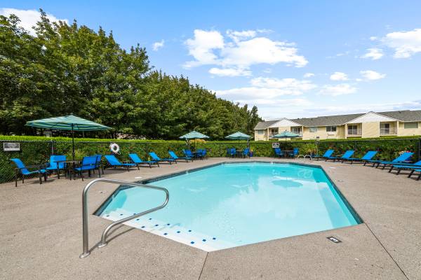 $1,610 / 1br - 785ft2 - 🌿 Modernized 1BR – Private Balcony + Ample Storage! @Monterey (Vancouver, WA)63672636801921123