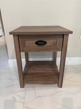Night stand 1