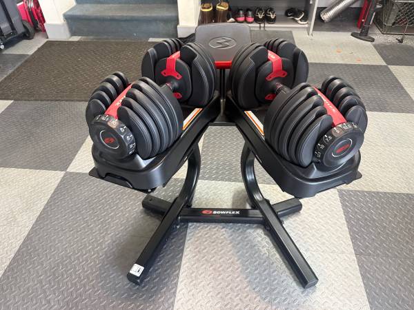 Bowflex Selectech 552 with stand 1