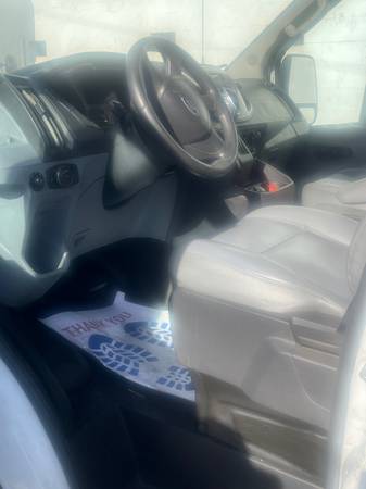 2017 Ford Transit 350 refrigerated - Photo 4