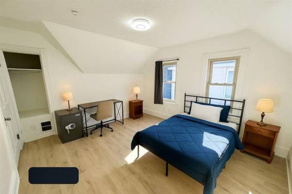 $1,055 Bedroom with utilities included! 1055 (Harvest Street, Boston, MA, USA)63810013063555120