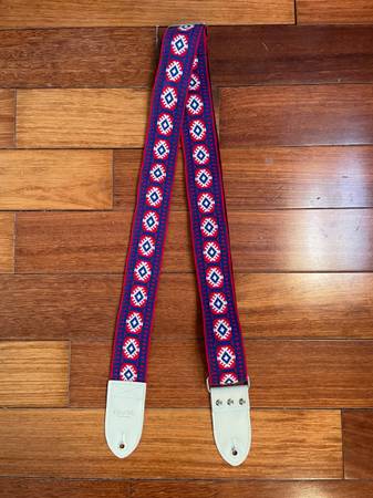 Couch Vintage Hippie Weave "Imagining Sun" 2022 - Deep Blue & Red 1