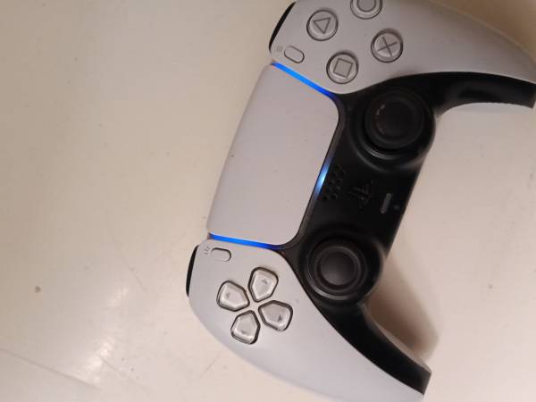 PS5 Controller 1