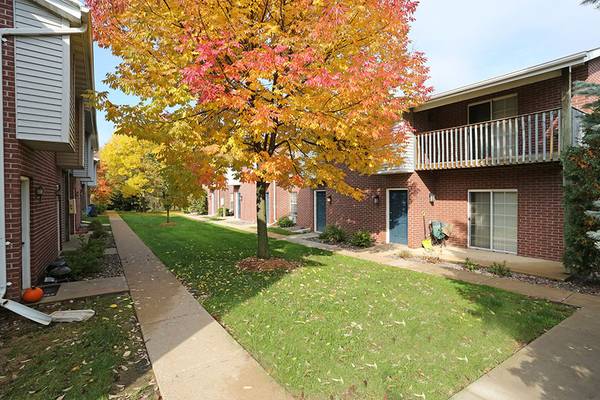 $910 / 2br - WILLOW PART APT - Now renting 1 & 2 bedroom Apts IMMEDIATE OCCUPANCY (Appleton, WI)63845963775363121