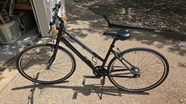 Priority Bicycles Classic Plus Gotham Edition Unisex Bicycle 1
