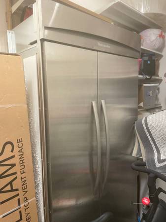 42 inch Thermidor refrigerator in great condition 1