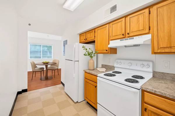 $1,575 / 1br - 683ft2 - 1 Bed / 1 Bath. You'll love our convenient location! Close to campus! (Hyattsville)63896393458307121