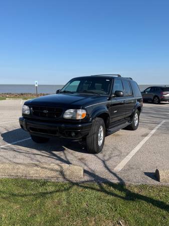A True Time Capsule:  FORD EXPLORER LIMITED 2000 1